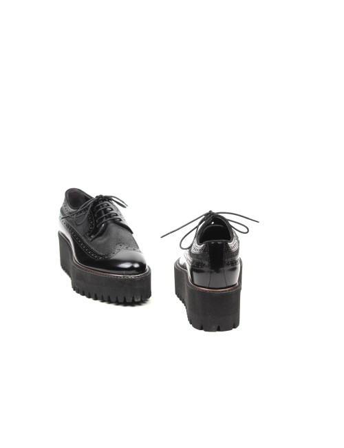 SCHNUERSCHUH D466M