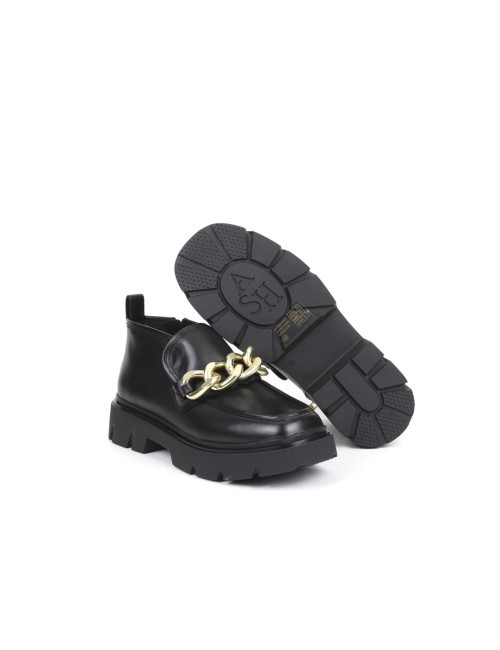 STIEFELETTE UNIVERSECHAIN