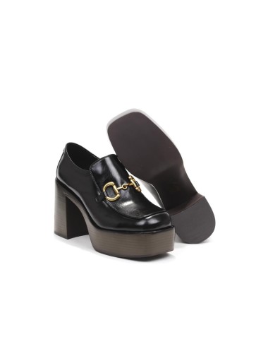 HEEL SHOE CURATOR