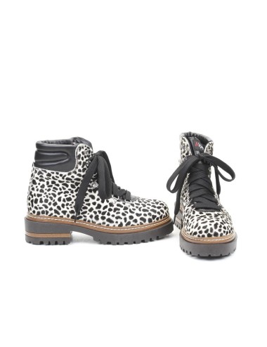 SCHNUERSTIEFELETTE MIT FELL RESIA