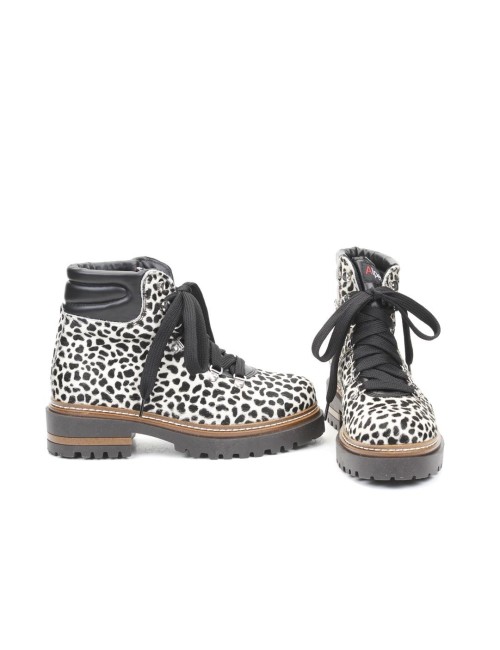SCHNUERSTIEFELETTE MIT FELL RESIA