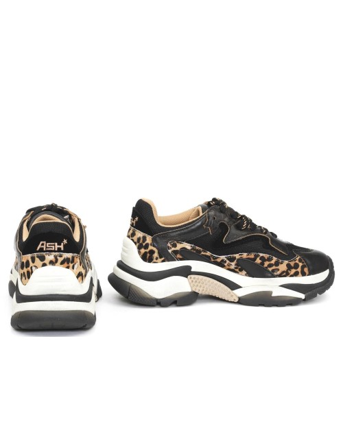 SNEAKER ADDICT