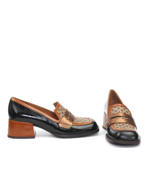 SCARPA CON TACCO BROCHI