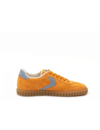 SNEAKER INES