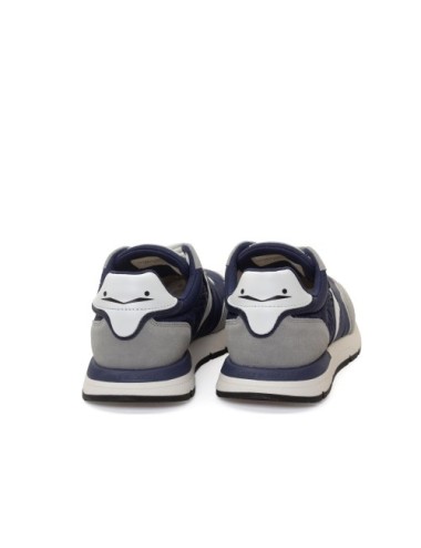 SNEAKER STORM