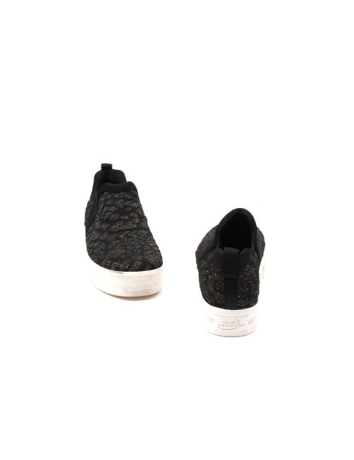 SNEAKER JANE